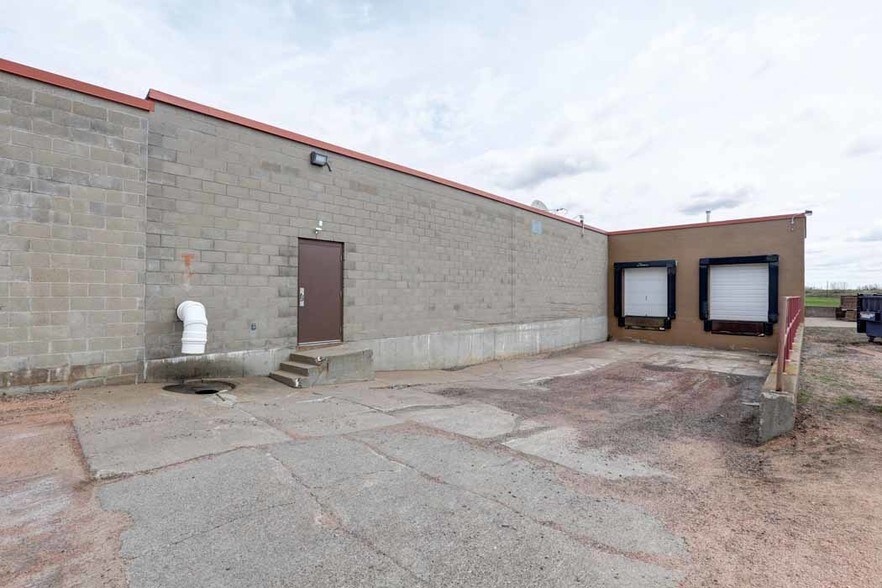 More Photos Of 1011-1013 E Spruce St, Abbotsford Storefront Retail Office For Lease