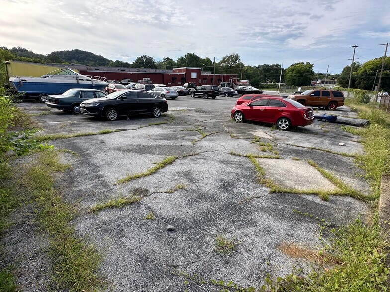 More Photos Of 2211 Windsor St, Chattanooga Service For Sale