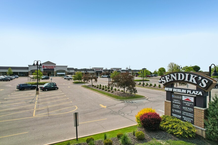 More Photos Of 3550-3636 S Moorland Rd, New Berlin Unknown For Lease