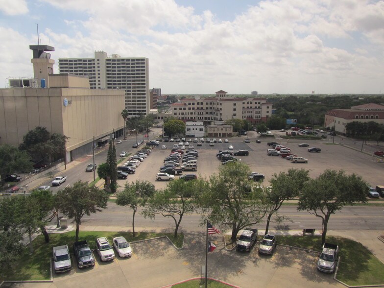 More Photos Of 539 N Carancahua St, Corpus Christi Office For Lease