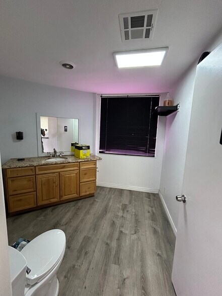 More Photos Of 4218 N Central Ave, Phoenix Auto Repair For Lease