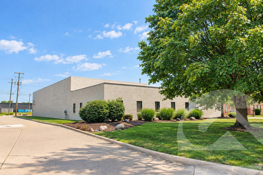 Primary Photo Of 6577 Diplomat Dr, Sterling Heights Manufacturing For Sale