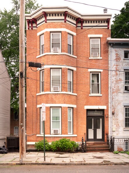 More Photos Of 175 Liberty St, Newburgh Apartments For Sale