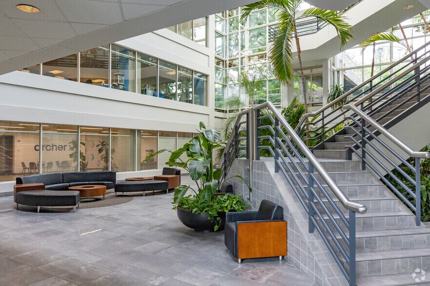 More Photos Of 10975 Benson Dr, Overland Park Office For Lease