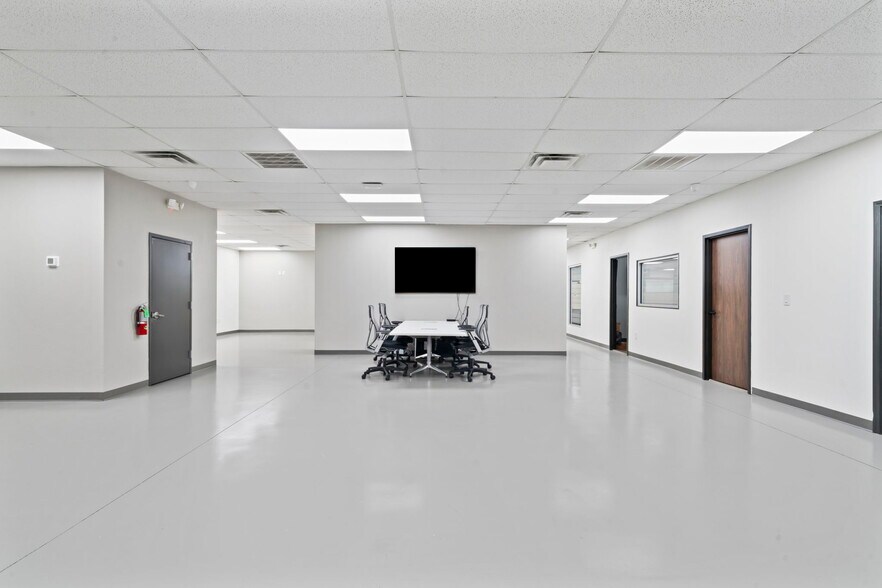 More Photos Of 3664 Walnut Bend Ln, Houston Office For Lease