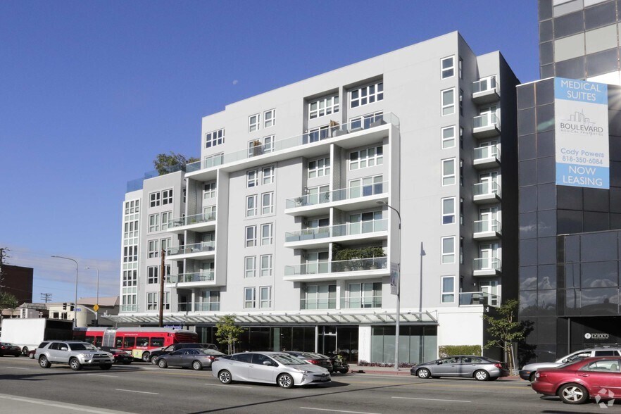 More Photos Of 1168 S Barrington Ave, Los Angeles Apartments For Lease