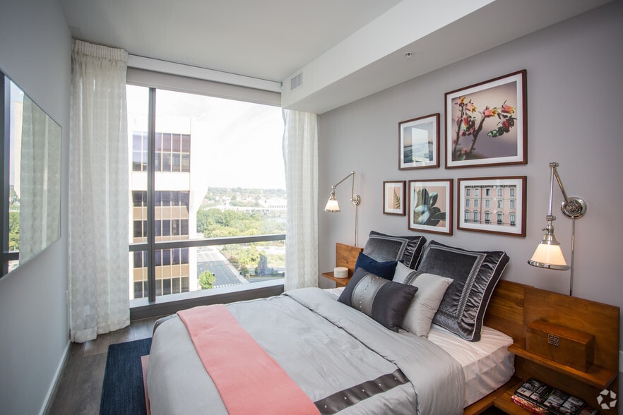 More Photos Of 1800 N Lynn St, Arlington Apartments For Lease