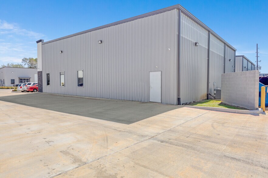 More Photos Of 19962 Franz Rd, Katy Warehouse For Lease