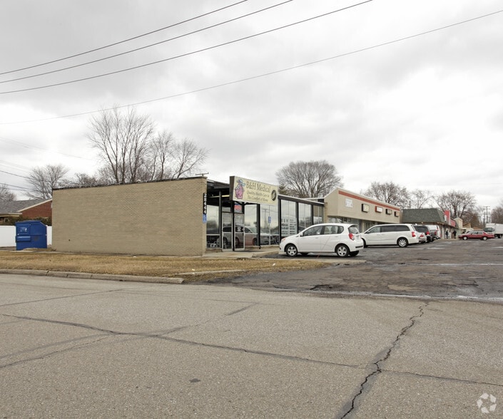 More Photos Of 28350 Joy Rd, Livonia Storefront For Sale