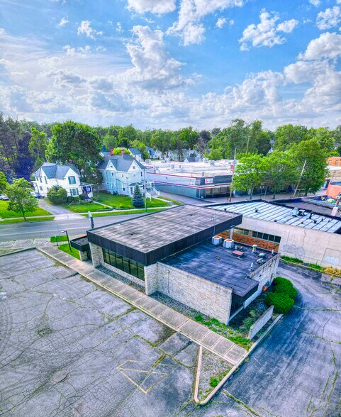 More Photos Of 1217 Greenwood Ave, Jackson General Retail For Sale