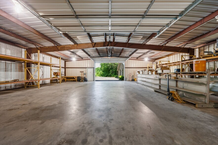More Photos Of 15288 AR-22, Dardanelle Warehouse For Sale