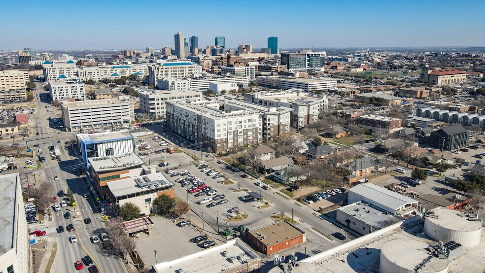 More Photos Of 1550 W Magnolia Ave, Fort Worth Medical For Sale