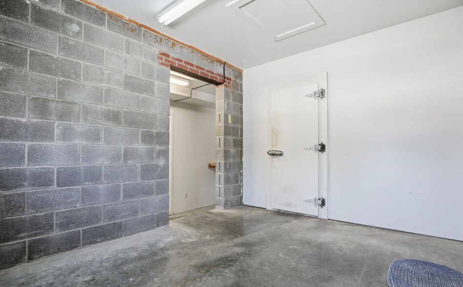 More Photos Of 528 W Main St, Wise Storefront For Sale