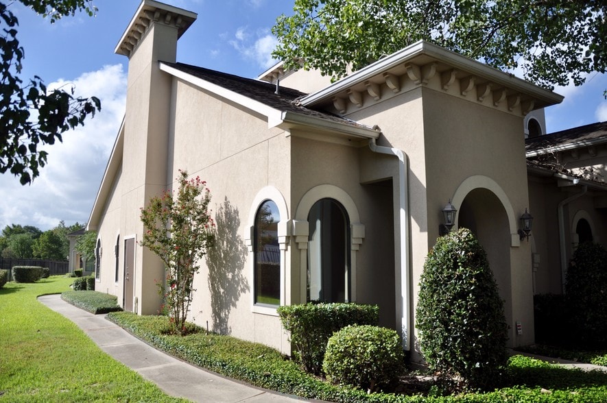 More Photos Of 12824 Willow Centre Dr, Houston Medical For Sale