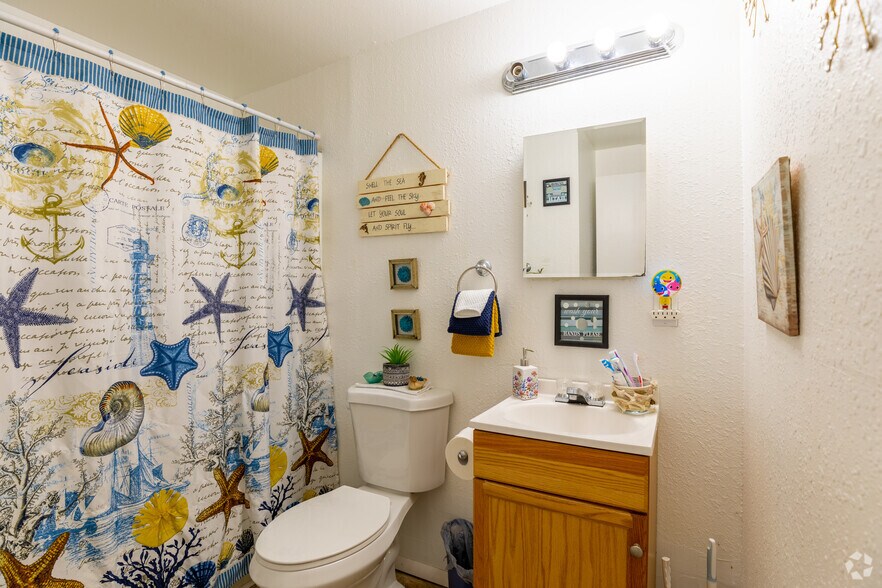 More Photos Of 6028 Vanderbilt Dr, Mount Morris Apartments For Sale