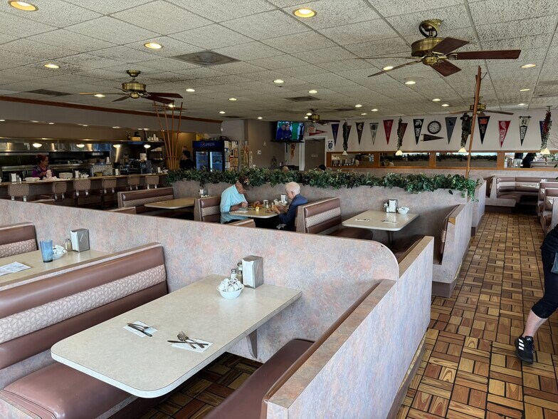 More Photos Of 2769 E 9 Mile Rd, Warren Restaurant For Sale