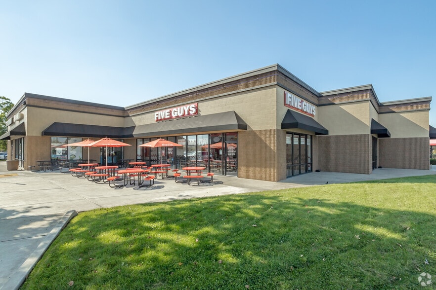 More Photos Of 2310-2352 Sunrise Blvd, Rancho Cordova Unknown For Lease