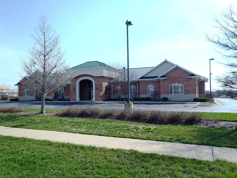 More Photos Of 2429 Randall Rd, Carpentersville Storefront Retail Office For Lease
