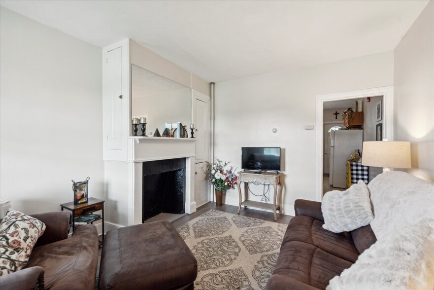More Photos Of 20 S Village Ave, Exton Apartments For Sale