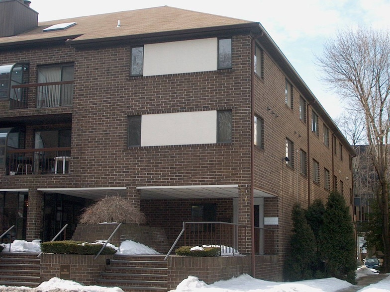 More Photos Of 1500-1516 Bedford St, Stamford Office For Sale