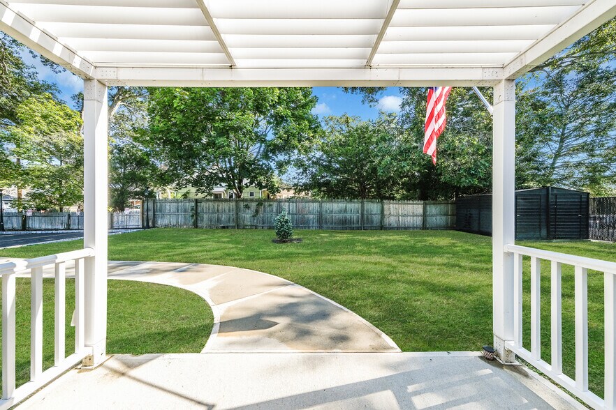 More Photos Of 14-18 Third E Ldl St, Patchogue Flex For Sale