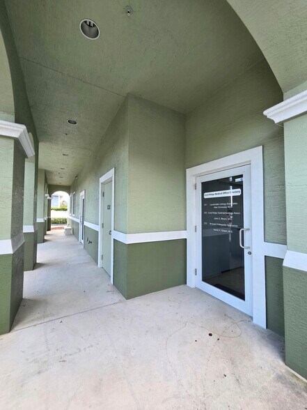 More Photos Of 5301 N Dixie Hwy, Fort Lauderdale Medical For Lease