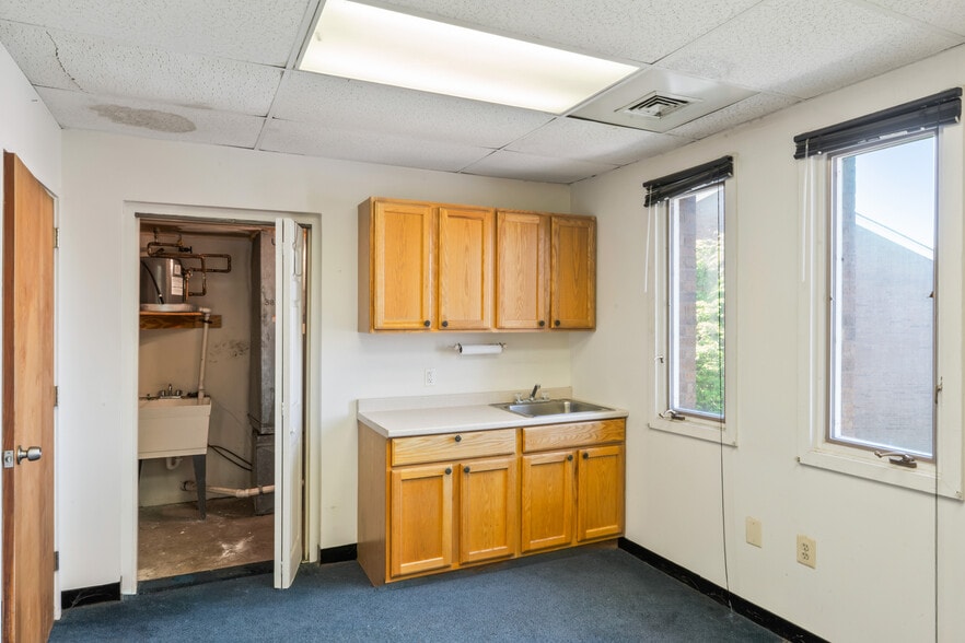 More Photos Of 3859-3871 Plaza Dr, Fairfax Office For Sale