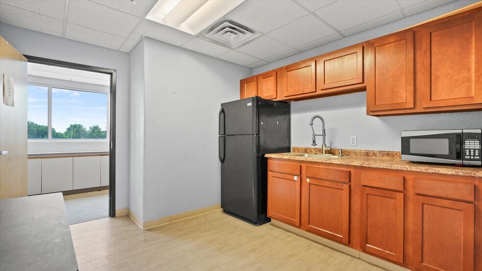 More Photos Of 1900 US 69, Excelsior Springs Warehouse For Sale