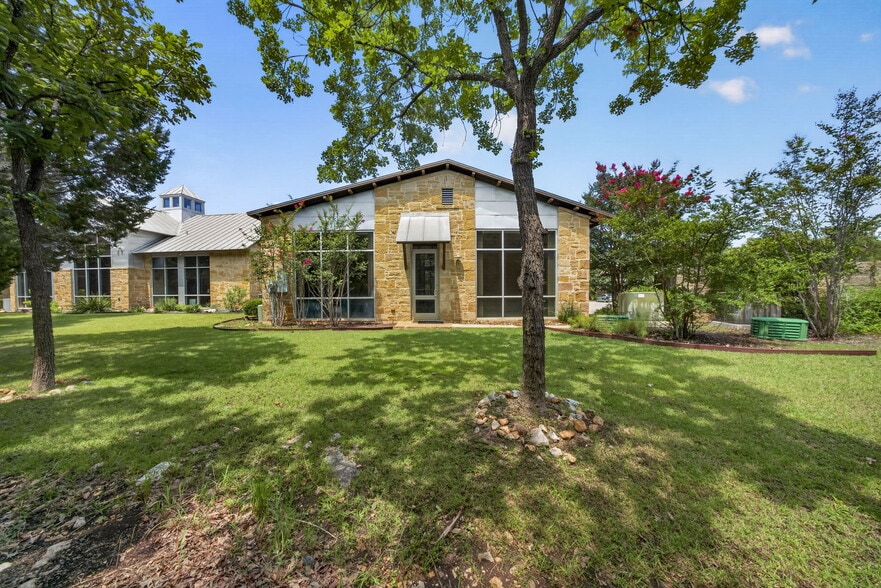 More Photos Of 16007 Via Shavano, San Antonio Office For Sale