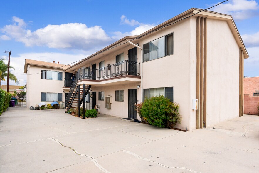 More Photos Of 3301 E Artesia Blvd, Long Beach Apartments For Sale