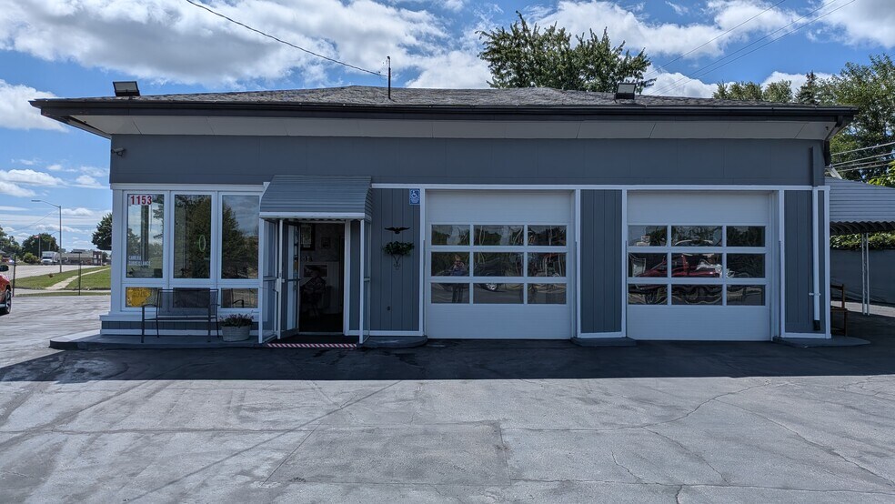 More Photos Of 1153 Baldwin Ave, Pontiac Auto Dealership For Sale
