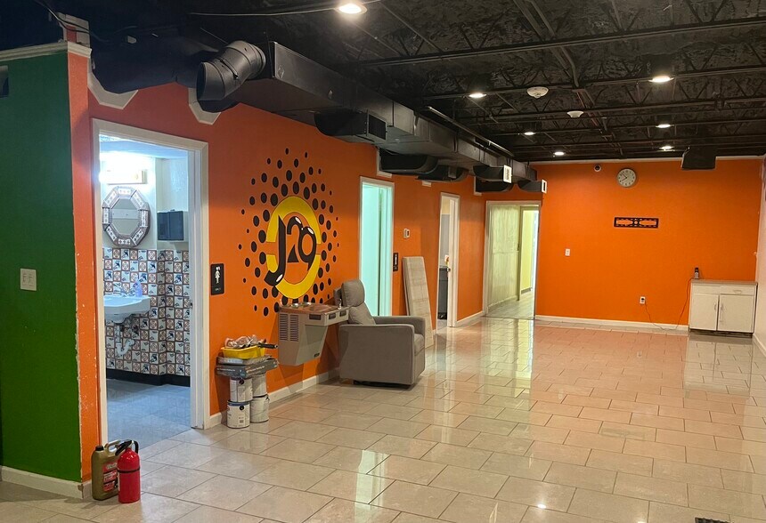 More Photos Of 2317 Handley Dr, Fort Worth General Retail For Sale