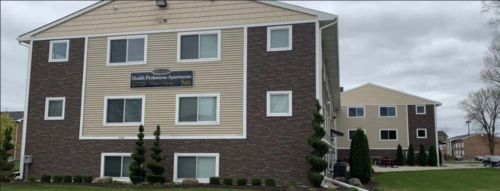 Primary Photo Of 1308 E Gaylord St, Mount Pleasant Apartments For Sale