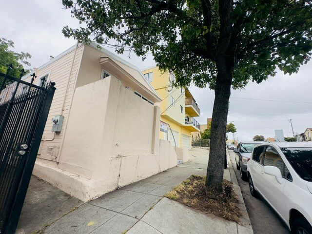 More Photos Of 3316 MacArthur Blvd, Oakland Specialty For Sale