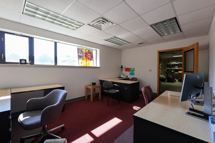 More Photos Of 1727 S Park St, Kalamazoo Medical For Sale