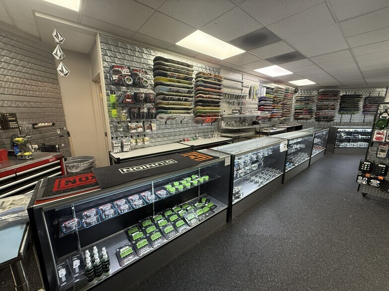 More Photos Of 5270 Jackson Dr, La Mesa Freestanding For Sale