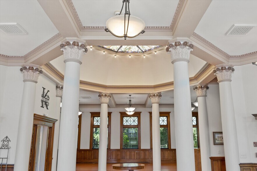 More Photos Of 909 Jefferson St, Red Bluff Specialty For Sale