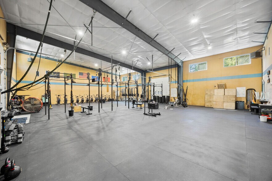 More Photos Of 112 E Blanchard Lake Rd, Whitefish Warehouse For Lease