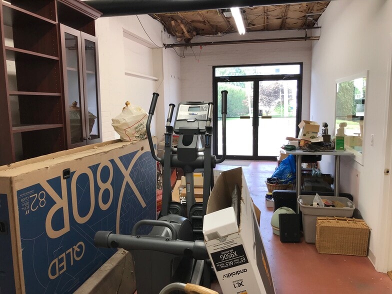 More Photos Of 26 Fitch St, Norwalk Warehouse For Lease