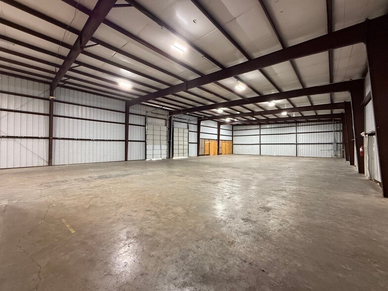 More Photos Of 21755 N I-45, Spring Showroom For Sale