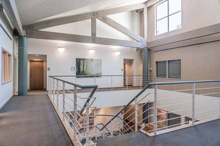 More Photos Of 433 Park Point Dr, Golden Office For Lease