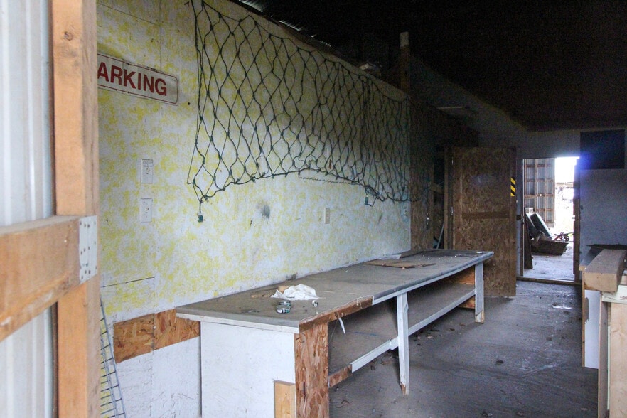 More Photos Of 16094 Evergreen Valley Rd, Timberville Specialty For Lease