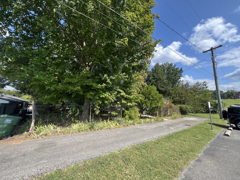 More Photos Of 615 S Washington St, Maryville Office For Sale