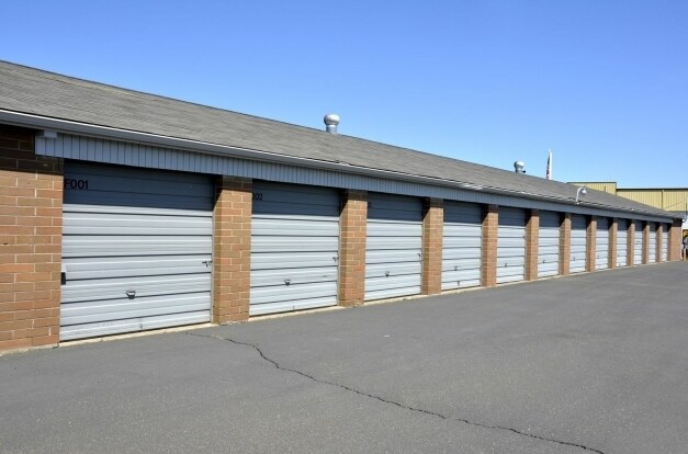 More Photos Of 20428 Cady Way, Bend Self Storage For Sale
