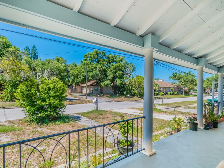 More Photos Of 822 Grand Central St, Clearwater Apartments For Sale