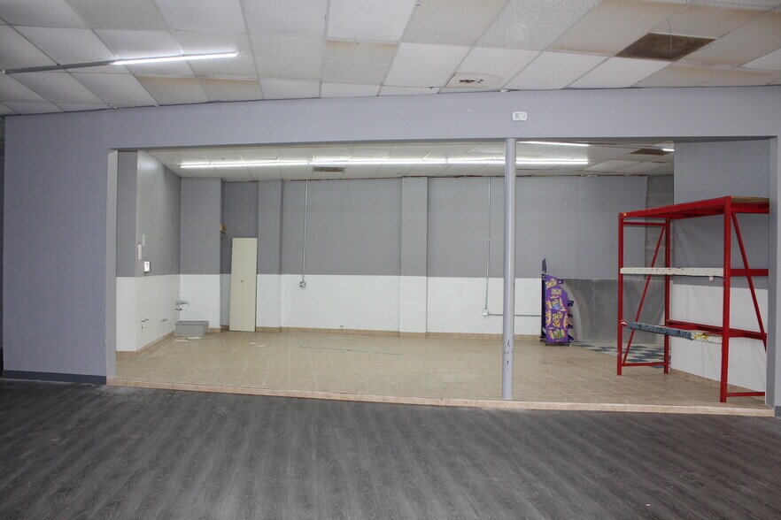More Photos Of 4906 Harrisburg Blvd, Houston Storefront For Sale