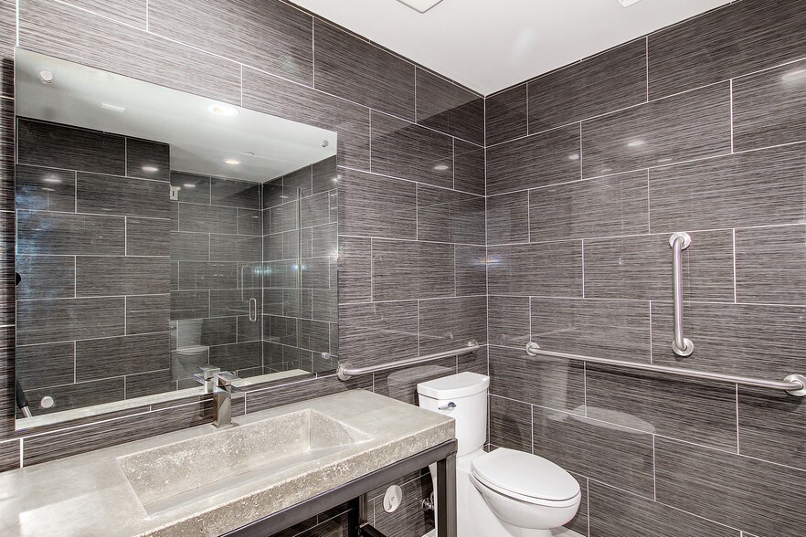 More Photos Of 10733 N Frank Lloyd Wright Blvd, Scottsdale Medical For Lease