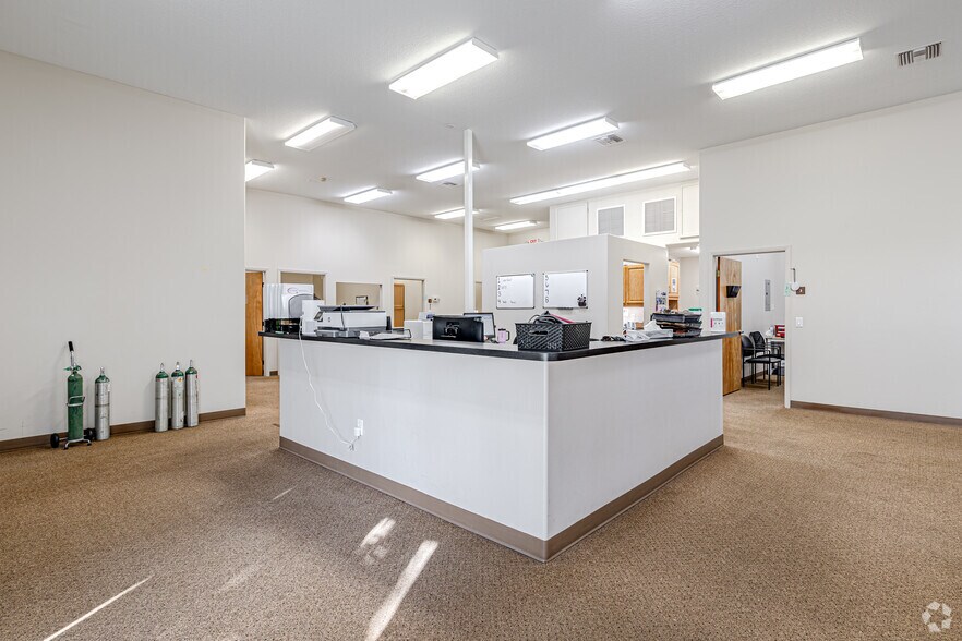 More Photos Of 7177-7201 S George Blvd, Sebring Medical For Sale