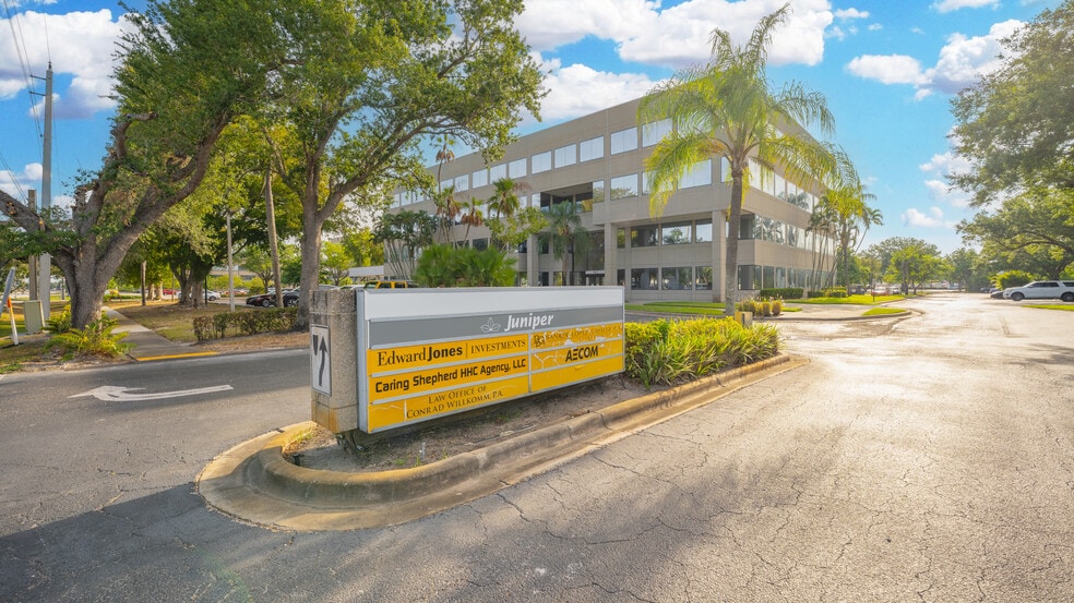 More Photos Of 4415 Metro Pky, Fort Myers Office For Lease