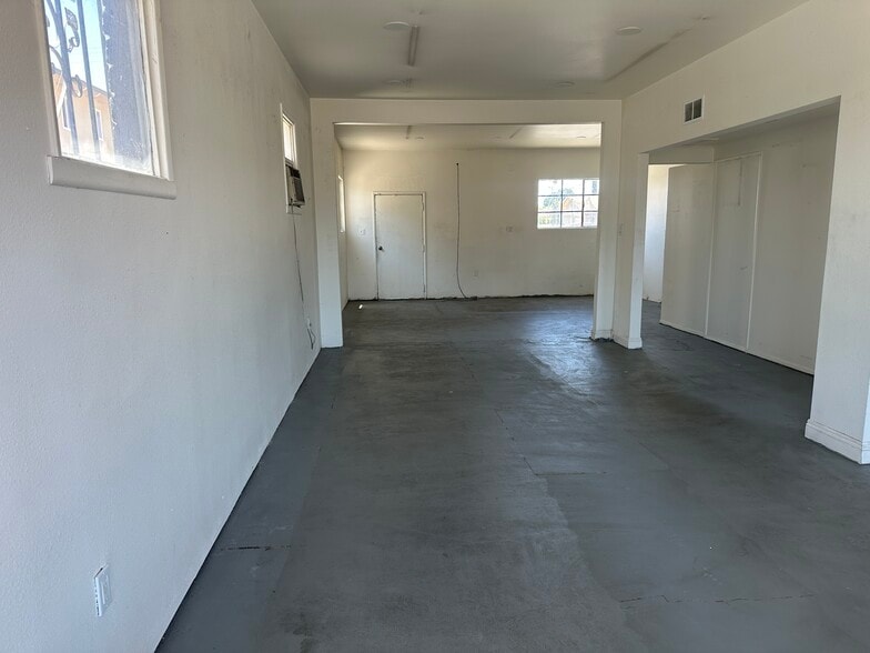 More Photos Of 18015-18021 Pioneer Blvd, Artesia Office Residential For Lease